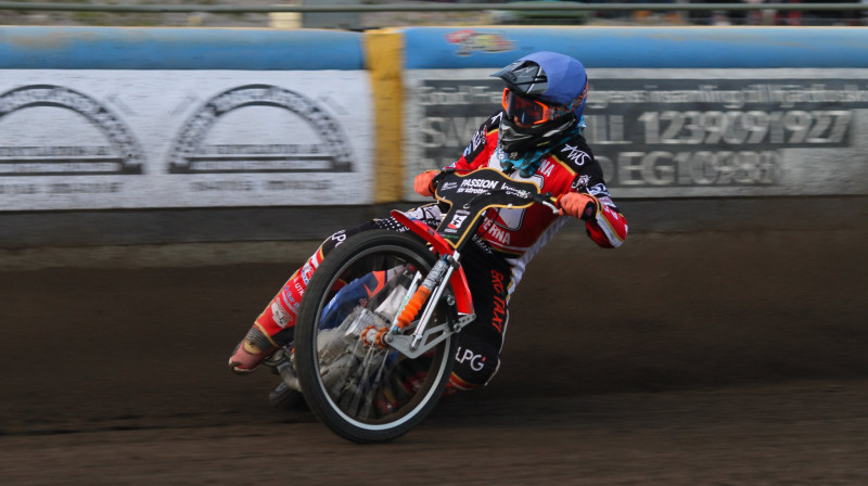 Andžejs Ļebedevs trešo gadu pēc kārtas var kļūt par Zviedrijas Elitserien čempionu.