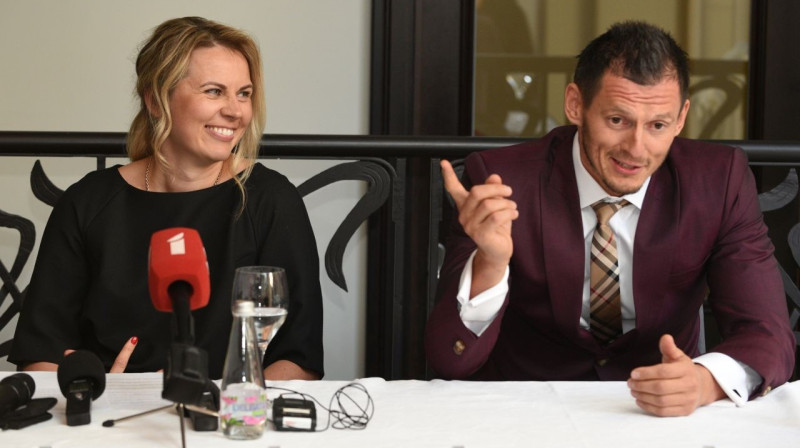 Anete Jēkabsone-Žogota un Jānis Blūms. Foto: Romāns Kokšarovs, F64