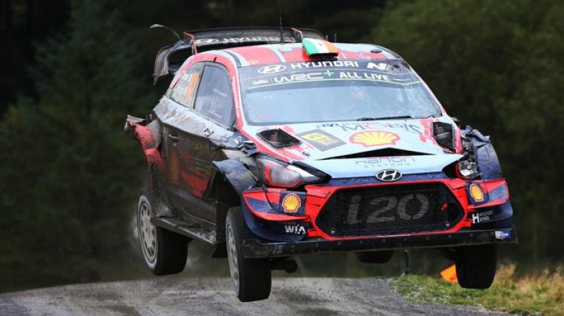 Auto pēc avārijas. Foto: @WalesRallyGB