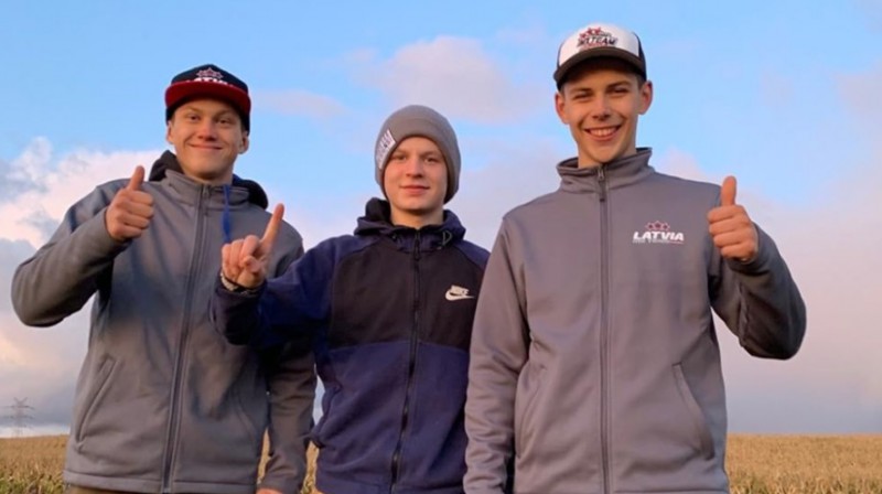 Mairis Pumpurs, Kārlis Alberts Rešulis un Rainers Žuks. Foto: facebook.com/MotokrosaKomisija