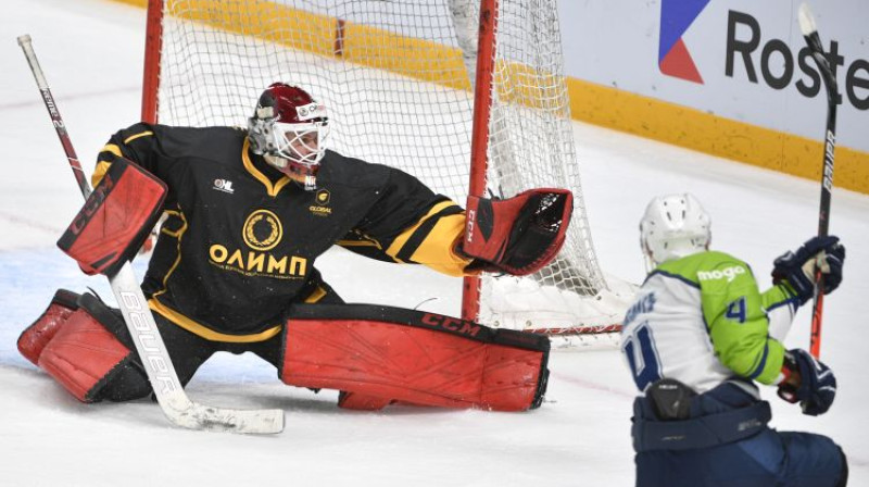 Ervīns Muštukovs spēlē pret "Mogo". Foto: Romāns Kokšarovs/F64