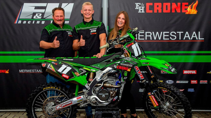 Mikels Hārups (centrā). Foto: F&H Kawasaki