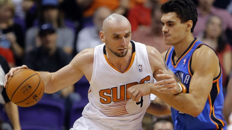 Marcins Gortats "Suns" rindās 2013. gada rudenī. Foto: AP / Scanpix