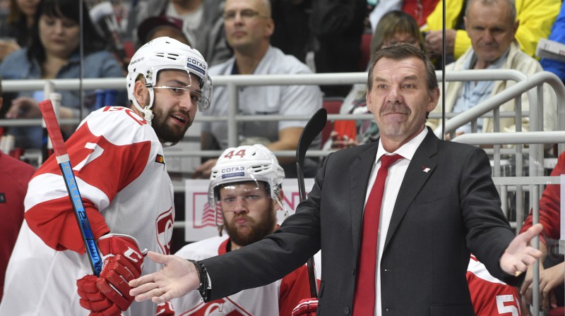 Maskavas "Spartak" galvenais treneris Oļegs Znaroks. Foto: Romāns Kokšarovs/f64