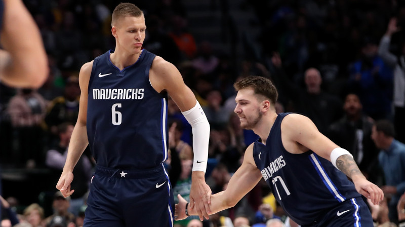 Kristaps Porziņģis un Luka Dončičs. Foto: Reuters/Scanpix