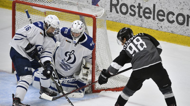 Roberts Priževoits. Foto: Romāns Kokšarovs/f64
