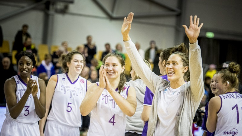 TTT spēlētājas pēc uzvaras pār UGMK. Foto: Renārs Koris