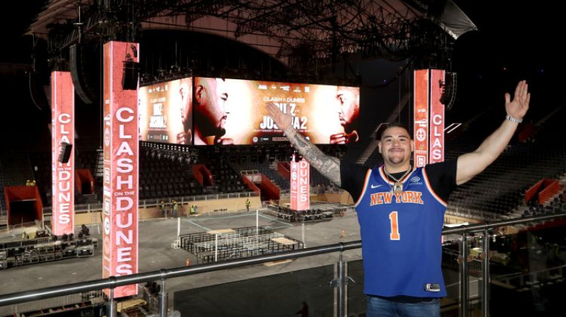 Endijs Ruiss stadionā, kas tiek gatavots viņa un Džošua cīņai. Foto: PA Wire/PA Images/Scanpix