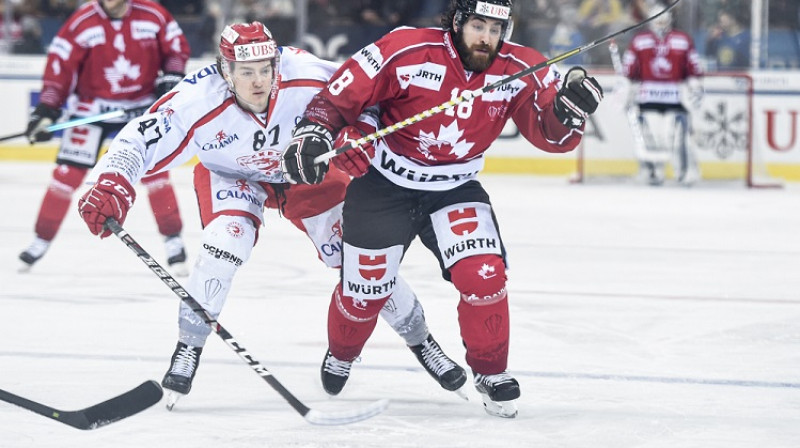 Rīgas "Dinamo" aizsargs Metjū Majone finālspēlē par Špenglera kausu. Foto: EPA/Scanpix
