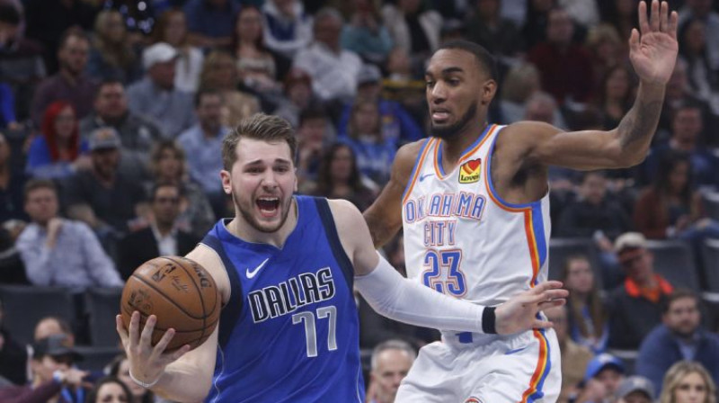 Luka Dončičs spēlē pret "Thunder". Foto: AP/Scanpix