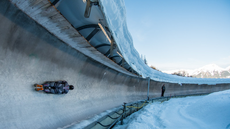 Latvijas skeletonists Laplaņas trases virāžā. Foto: Viesturs Lācis/IBSF