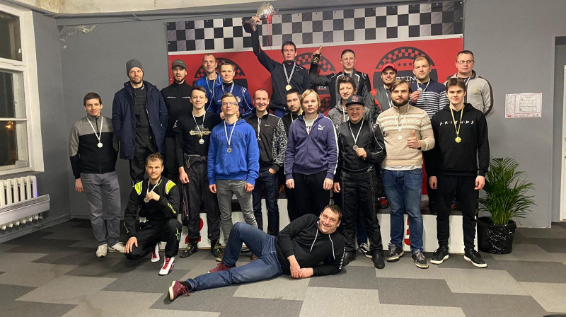 Ceļojošā kausa izcīņas dalībnieki. Foto: Openkart.lv