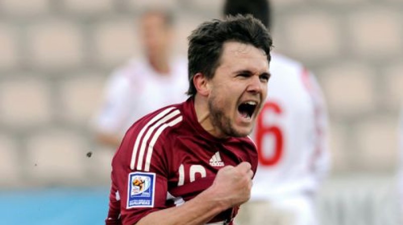 Jurijs Žigajevs atzīmē savus pirmos vārtus izlasē - 2009.gada aprīlī pret Luksemburgu (2:0). Foto: Romāns Kokšarovs, Sporta Avīze, f64
