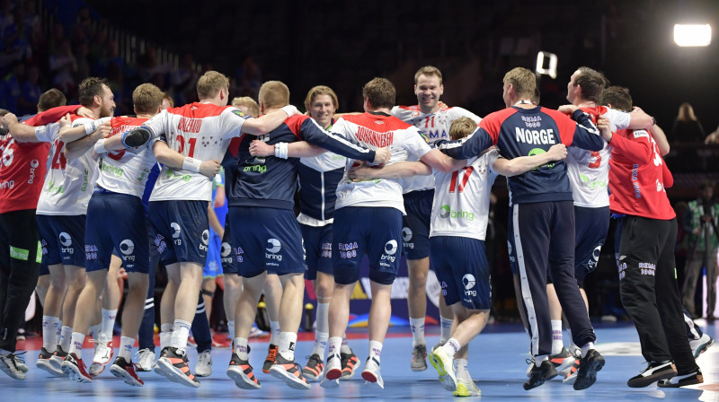 Norvēģijas handbolisti gavilē par trešo vietu Eiropas čempionātā. Foto: TT News Agency/Scanpix