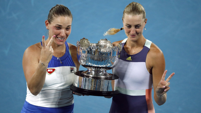 Timeja Baboša un Kristina Mladenoviča. Foto: Reuters/Scanpix