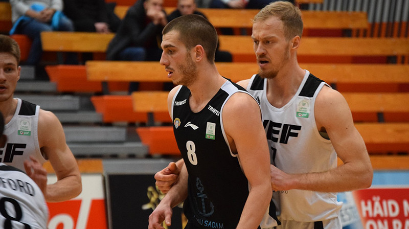 Linards Jaunzems cīņā ar Robertu Freimani. Foto: Pärnu Sadam