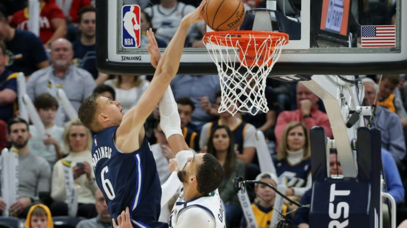 Kristaps Porziņģis pret Rudī Gobēru. Foto: USA Today Sports/Scanpix