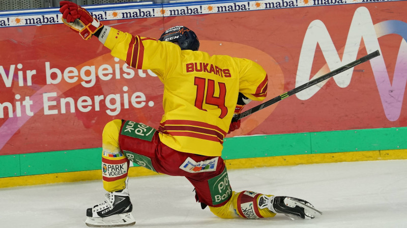 Rihards Bukarts svin vārtu guvumu. Foto: imago images/Masterpress/Scanpix