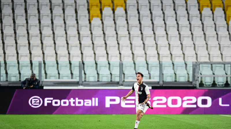Paulo Divala līksmo par vārtiem. Foto: Reuters/Scanpix