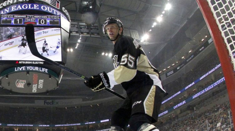 Filips Sāmuelsons savā NHL debijas mačā pirms sešiem gadiem. Foto: AFP/Scanpix