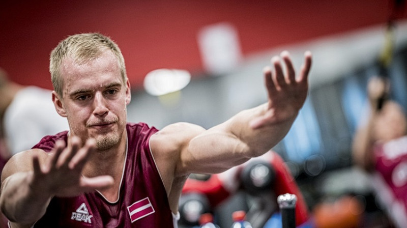 Kristaps Dārgais svaru zālē 2020. gada 1. jūnijā. Foto: Renārs Koris