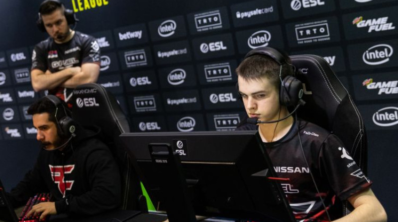 Viens no visu laiku labākajiem CS spēlētājiem coldzera un latvietis broky. Foto: HLTV