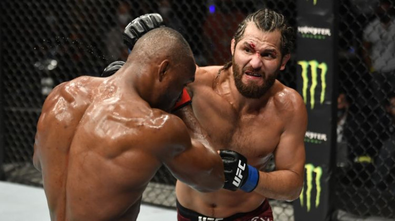 Kamaru Usmans pret Horhi Masvidalu. Foto: UFC