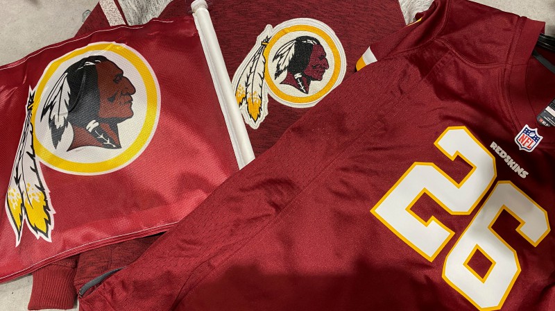 Vašingtonas "Redskins" simbolika. Foto: Reuters/Scanpix