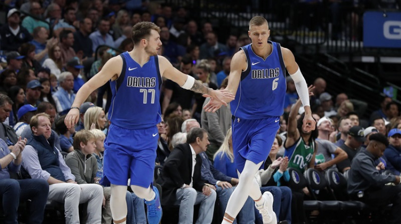 Kristaps Porziņģis un Luka Dončičs. Foto: AP/Scanpix