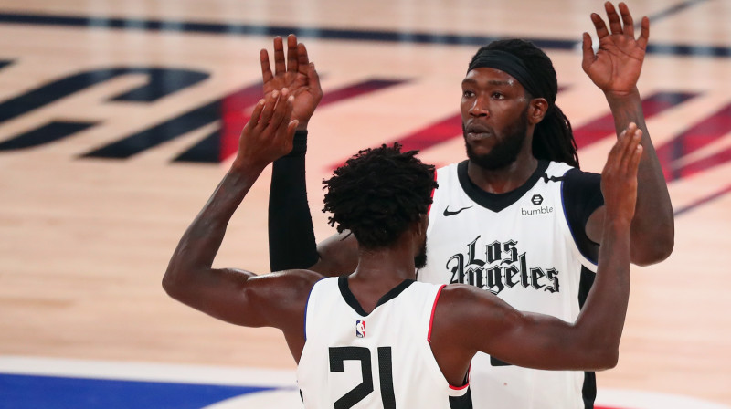 Losandželosas "Clippers" basketbolisti Patriks Beverlijs (no kreisās) un Montrezls Harels. Foto: USA Today Sports