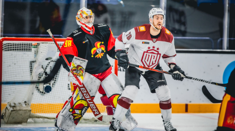 Jānis Kalniņš un Miks Indrašis. Foto: Dinamo Rīga
