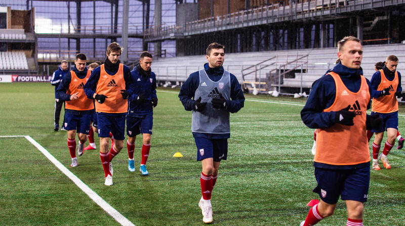 Latvijas izlases treniņš pirms mača Fēru salās. Foto: LFF