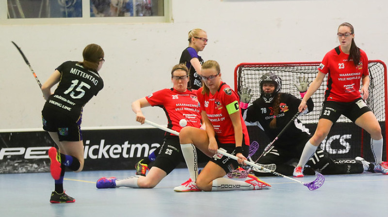Elizabete Pavlovska (#23) aizsardzībā
Foto: Juhani Järvenpää