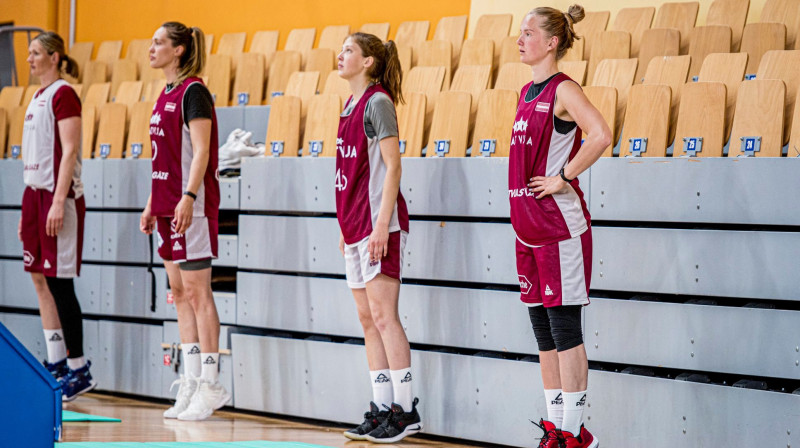 Latvijas izlases basketbolistes. Foto: LBS