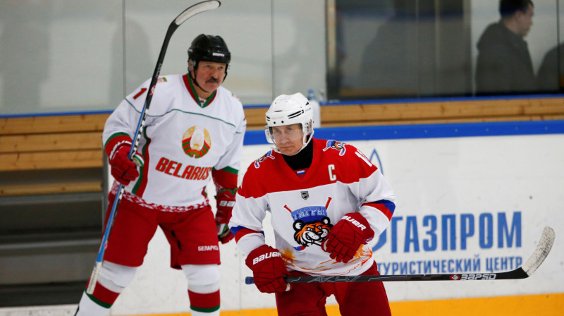 Aleksandrs Lukašenko un Vladimirs Putins. Foto: Reuters/Scanpix