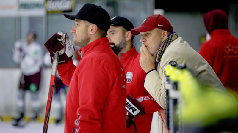 Viesturs Koziols Latvijas izlases treniņā pirms došanās uz Vāciju. Foto: Agris Bricis/LHF