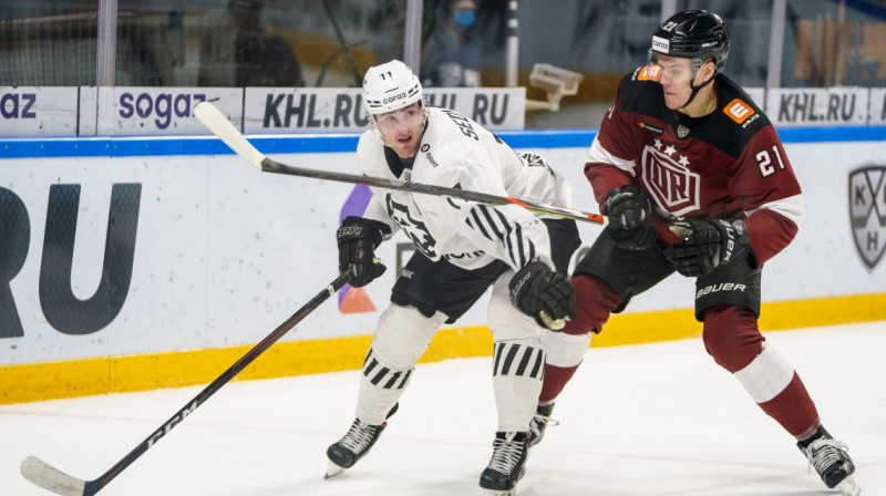 Roberts Mamčics pret Lukašu Sedlāku. Foto: Raimonds Volonts/dinamoriga.lv