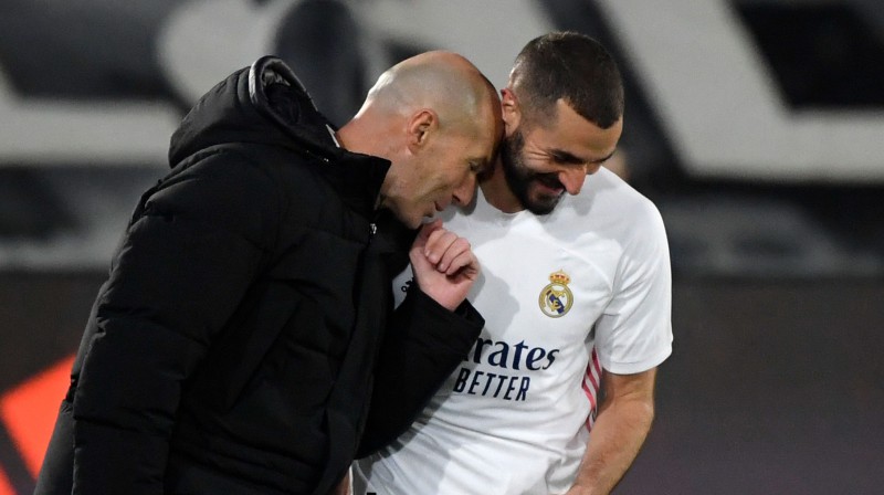 Zinedins Zidāns un Karims Benzemā. Foto: AFP/Scanpix