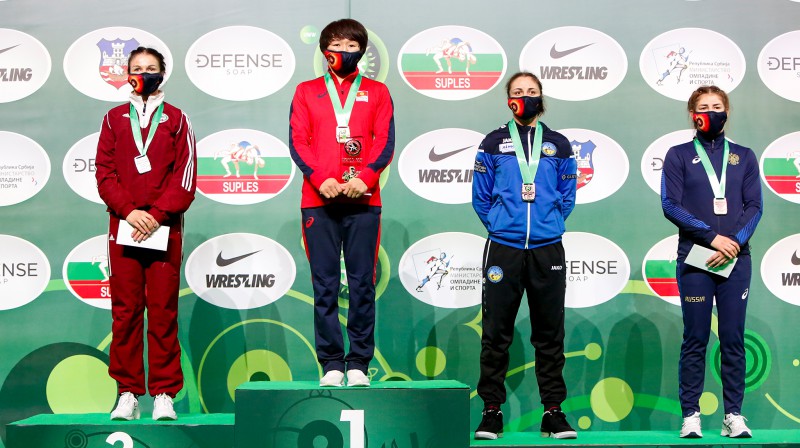Anastasija Grigorjeva uz pjedestāla Belgradā. Foto: unitedworldwrestling.org