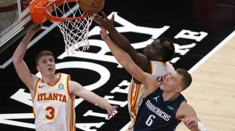 Kristaps Porziņģis spēlē pret Atlantu. Foto: AP/Scanpix