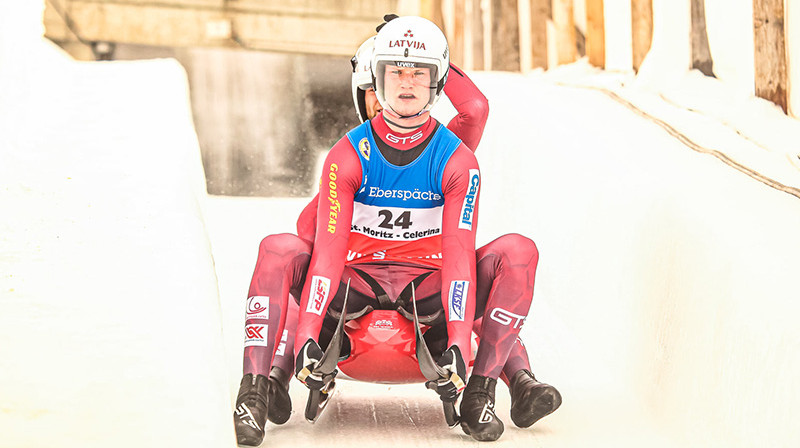 Latvijas divnieks Mārtiņš Bots/Roberts Plūme izcīnīja zeltu. Foto:  FIL | Mareks Galinovskis