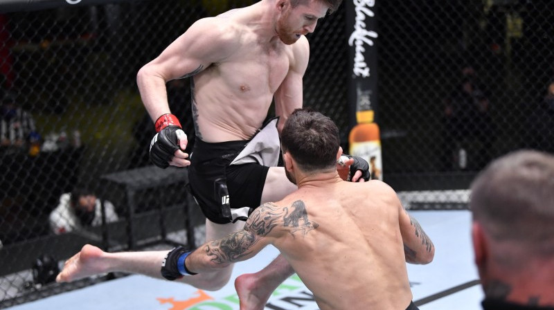 Korijs Sendheigens nokautē Frenkiju Edgaru. Foto: twitter.com/UFC