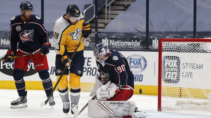 Elvis Merzļikins cīņā pret Nešvilas "Predators". Foto: Russell LaBounty/USA Today Sports/Scanpix
