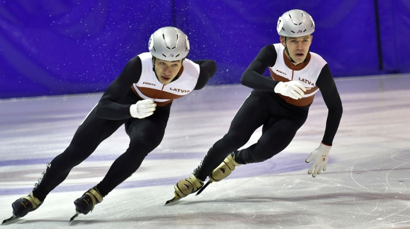 Pekinas olimpieši Roberts Krūzbergs (no kreisās) un Reinis Bērziņš. Foto: ventasbalss.lv