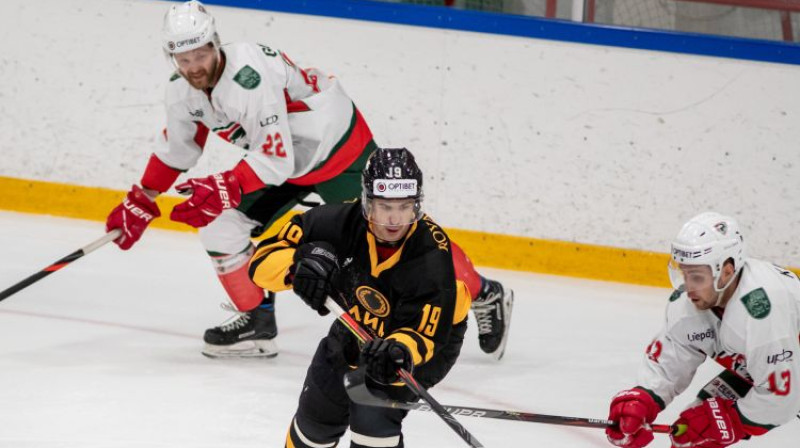 Miķelis Rēdlihs pret "Liepāju". Foto: Guntis Lazdāns/OHL