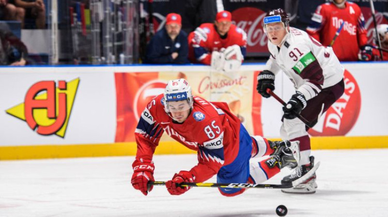 Mikaels Hāga un Ronalds Ķēniņš. Foto: imago images / Bildbyran/Scanpix