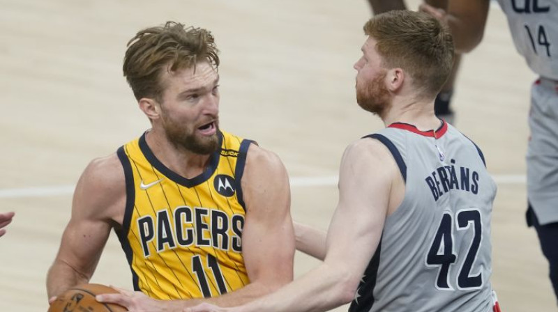 Domants Sabonis un Dāvis Bertāns. Foto: AP/Scanpix