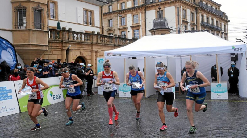 Starts sieviešu finālam ar visām trim medaļu ieguvējām kreisajā pusē.  S.Abersolde (pirmā no kreisās), Tuve ALeksandersone (otrā no kreisās) un Andrine Benjaminsena. Foto: no čempionāta...