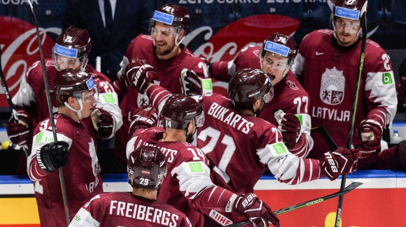 Latvijas izlase atzīmē vārtu guvumu. Foto: AFP/Scanpix