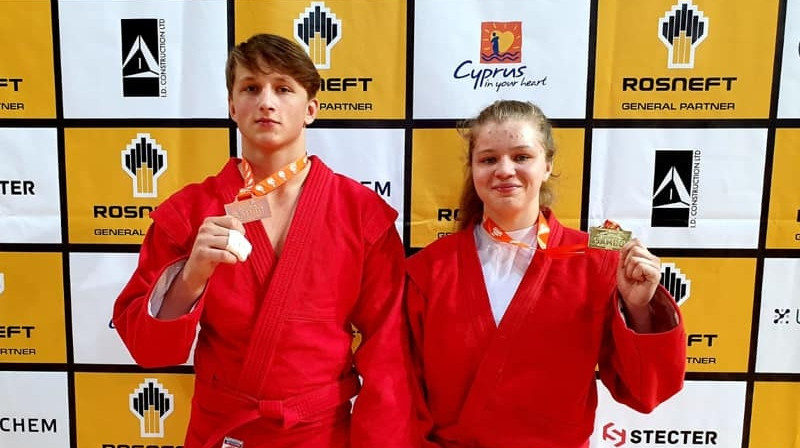 Maksims Duinovs un Marija Seļezņova. Foto: Latvijas Sambo federācija
